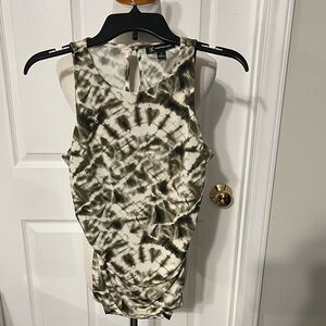 NWT INC International Concepts Green and White Vanilla Cream Tie-Dye Top